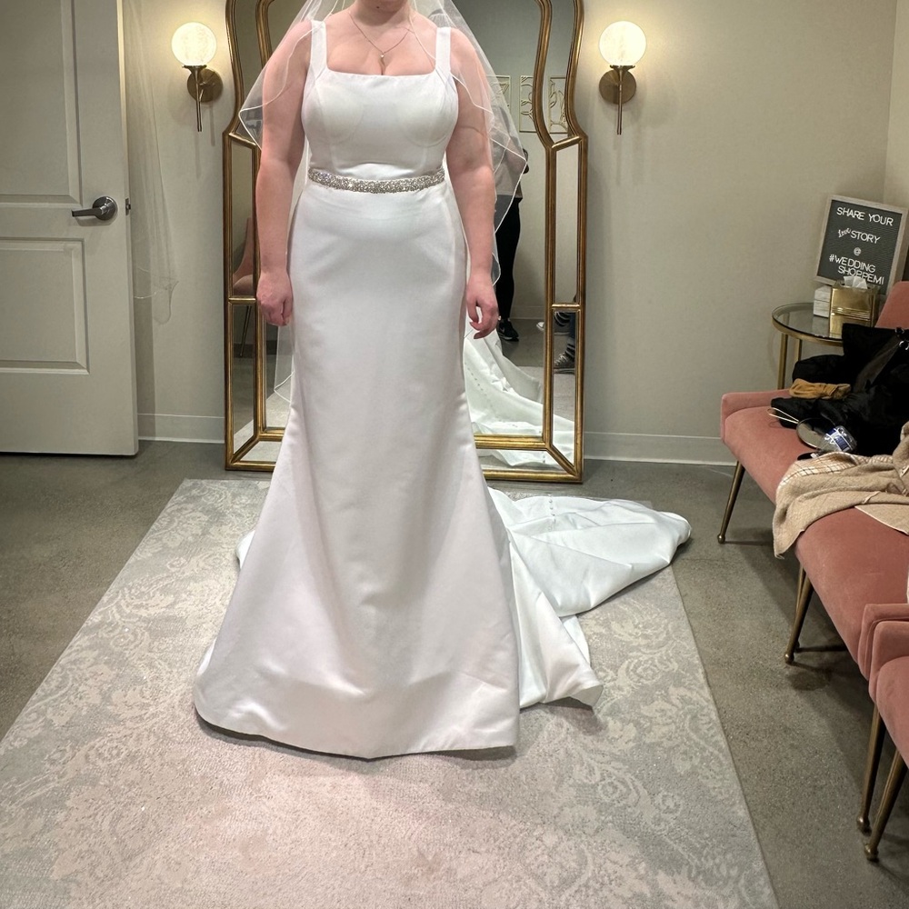 Sophia & Camilla Elegant White Wedding Dress